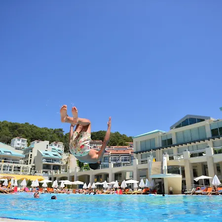 מלון Orka Sunlife And Aquapark 5*