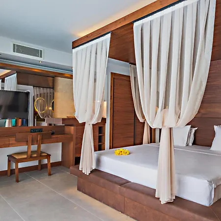 Orka Sunlife And Aquapark Hotel 5*