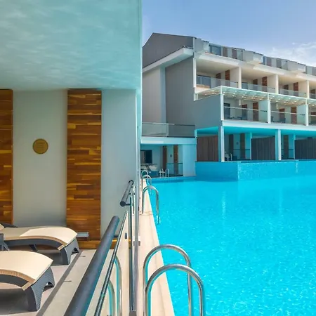 Orka Sunlife And Aquapark 5* 올루데니스